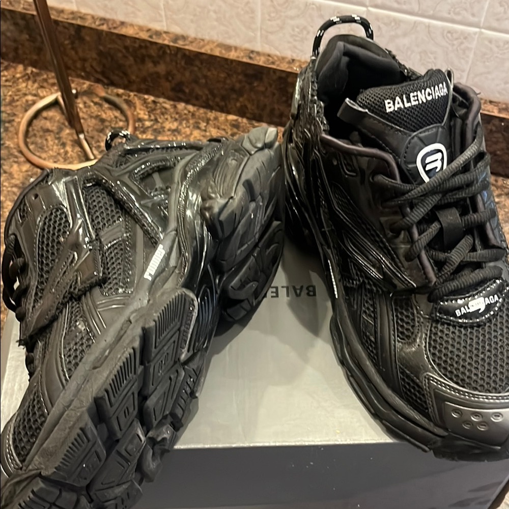 Balenciaga Black Sneakers - Picture 2 of 8